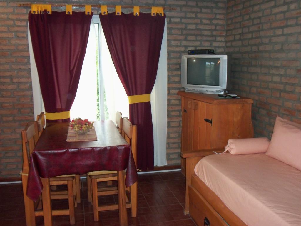 Cabanas El Dominador La Falda Rum bild